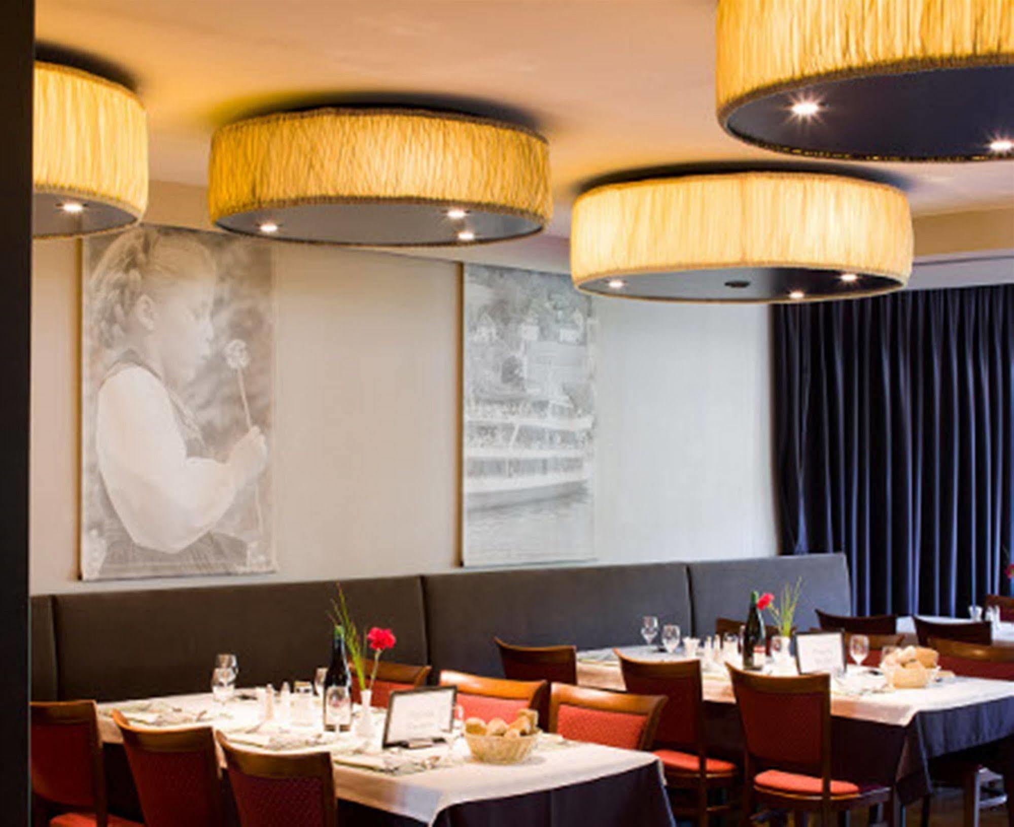 Hotel Weisses Kreuz 펠트키르히 외부 사진